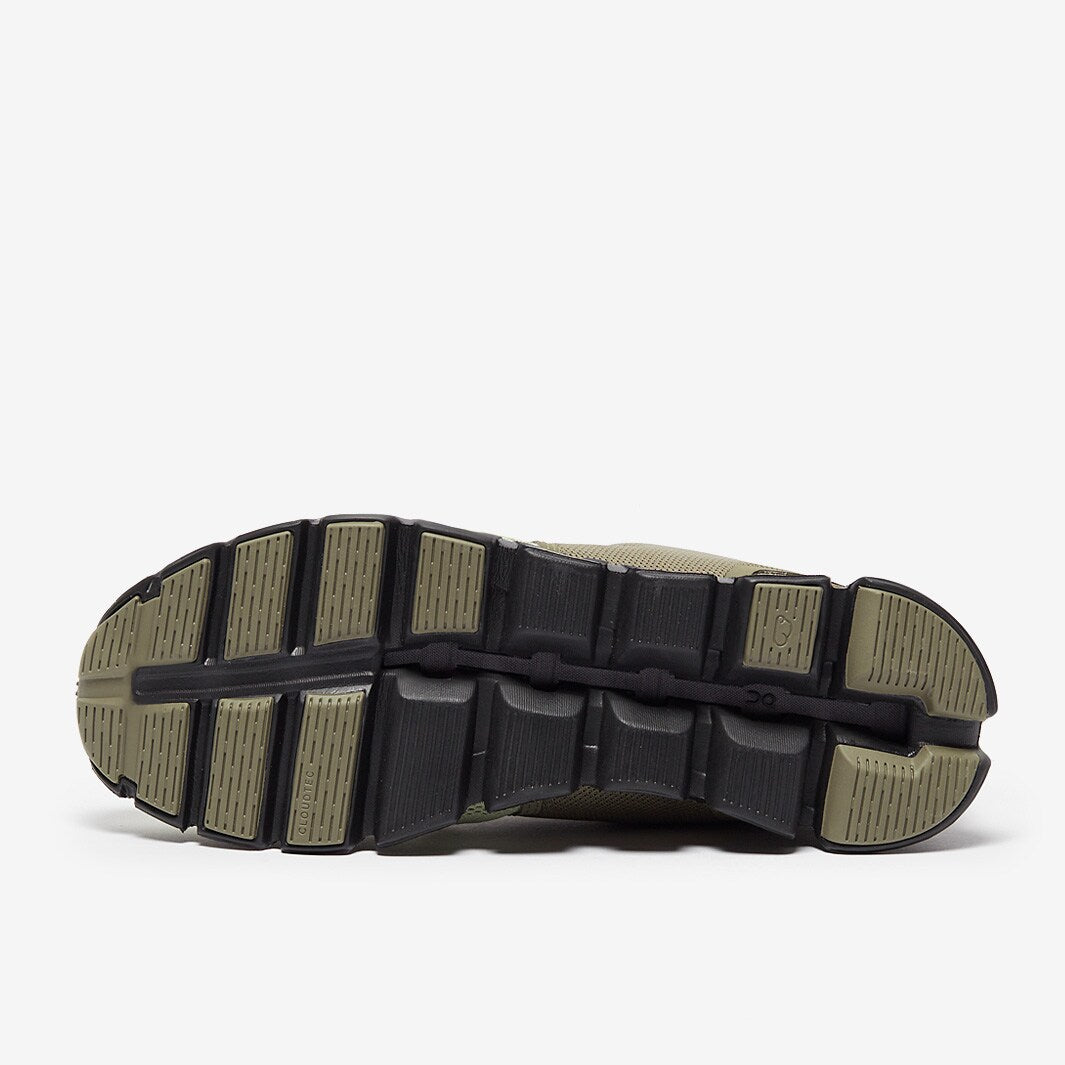 في قمة السعادة