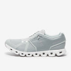 في قمة السعادة