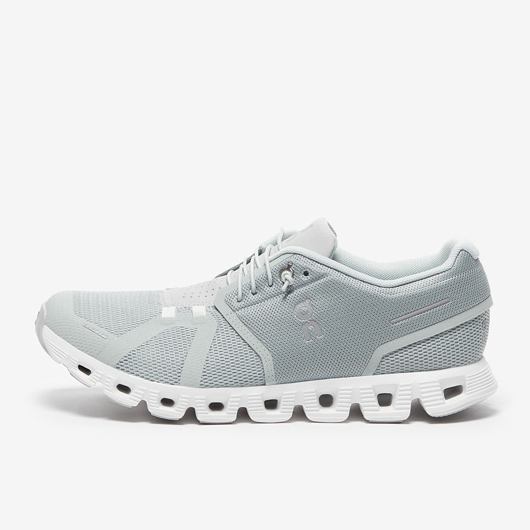 في قمة السعادة