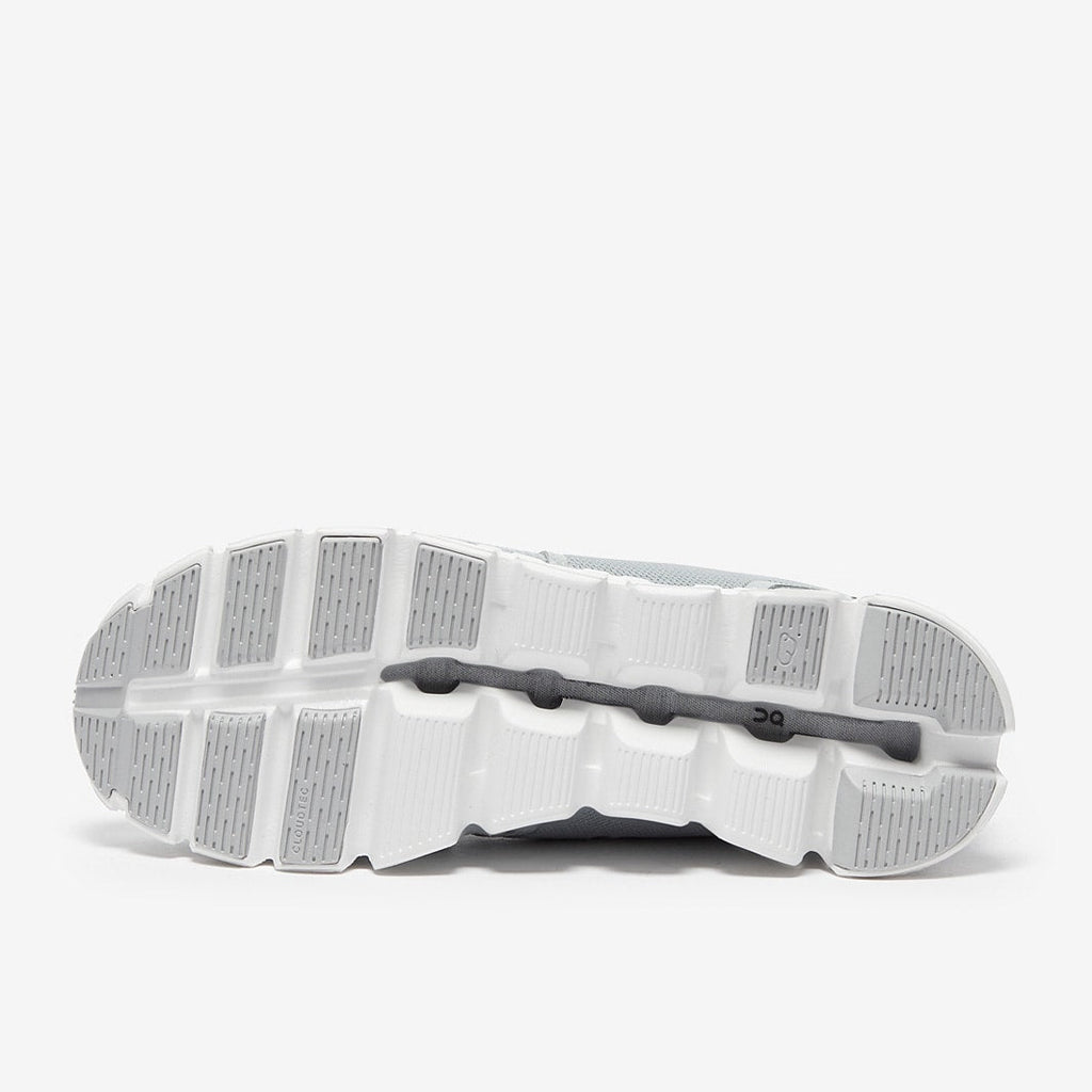 في قمة السعادة