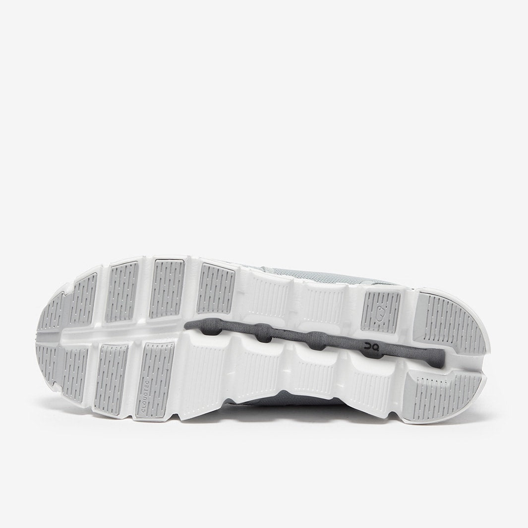 في قمة السعادة