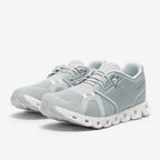 في قمة السعادة