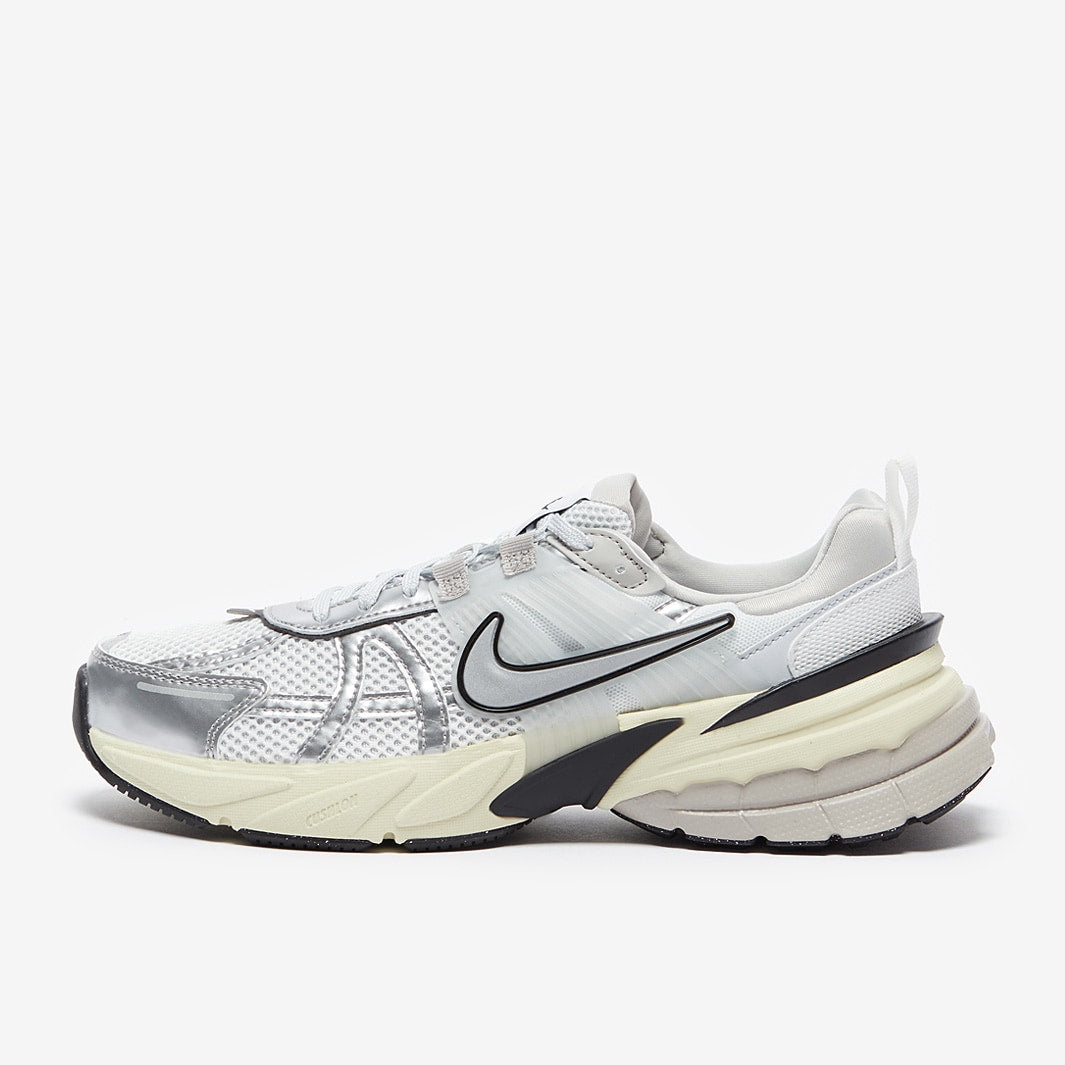 نايكي للنساء V2K للجري الصورة الرئيسية