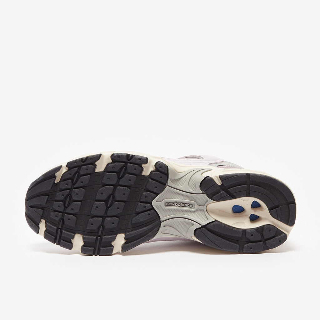 حذاء نيو بالانس النسائي 530