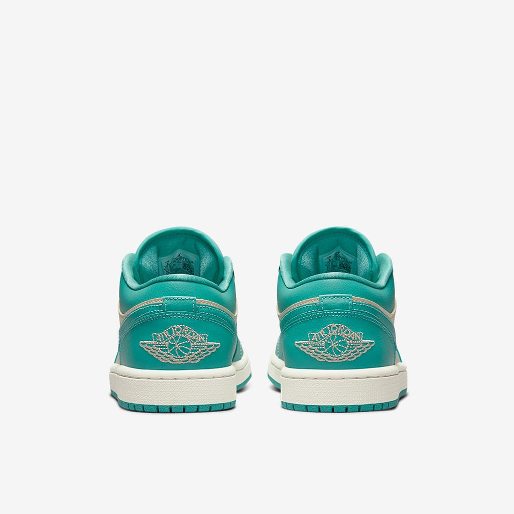 حذاء إير جوردان 1 لو النسائي