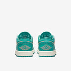 حذاء إير جوردان 1 لو النسائي