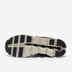 في قمة السعادة