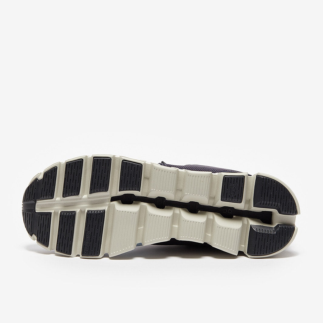 في قمة السعادة