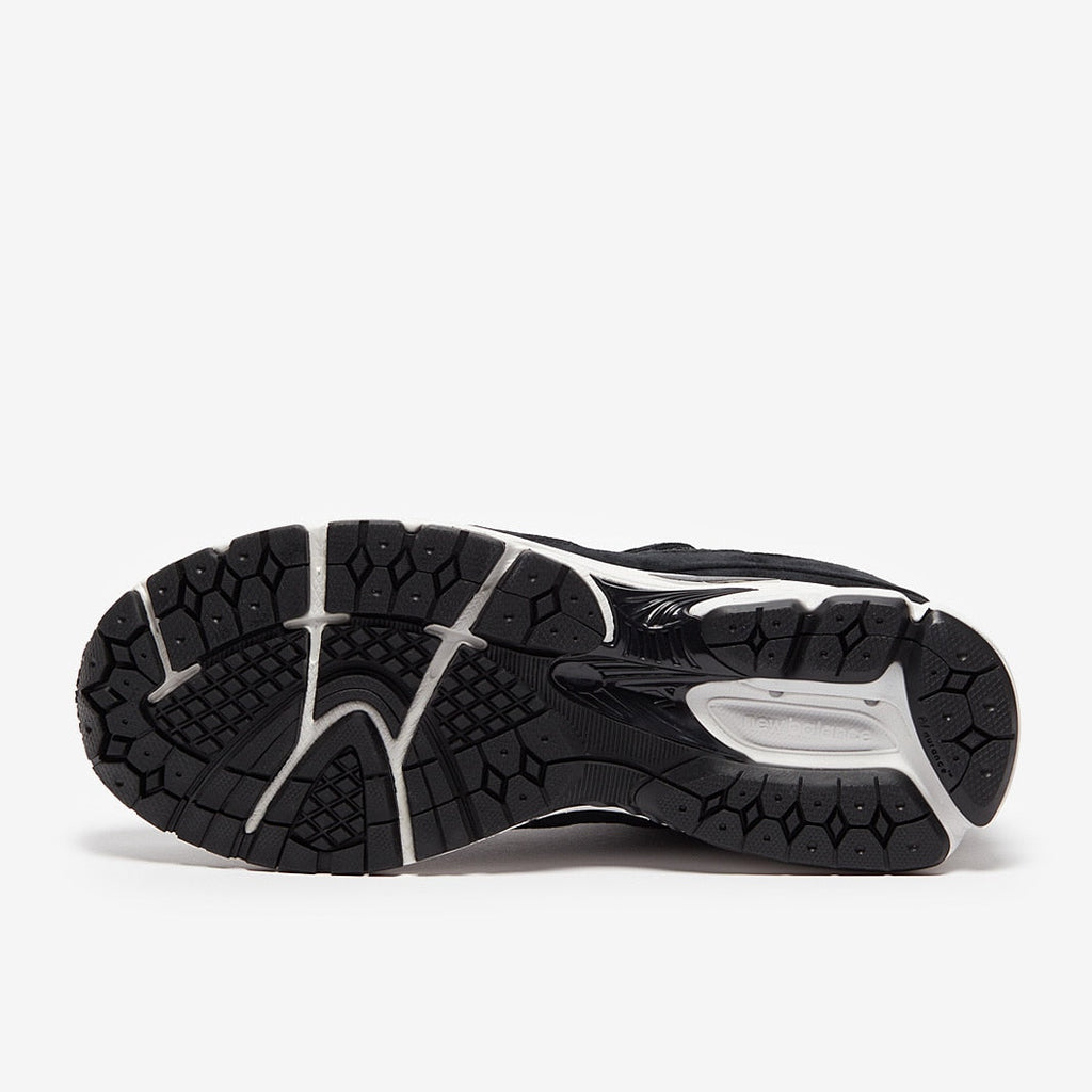 نيو بالانس 2002R