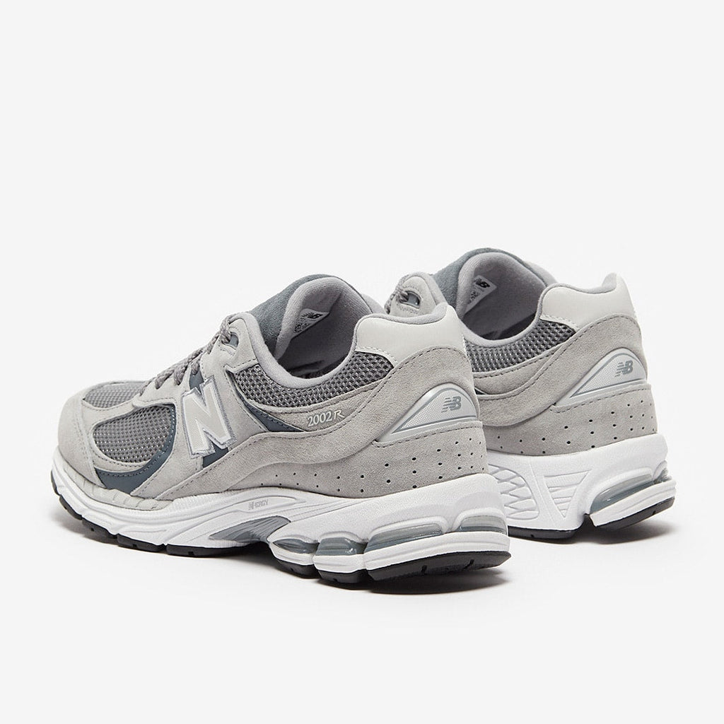 نيو بالانس 2002R