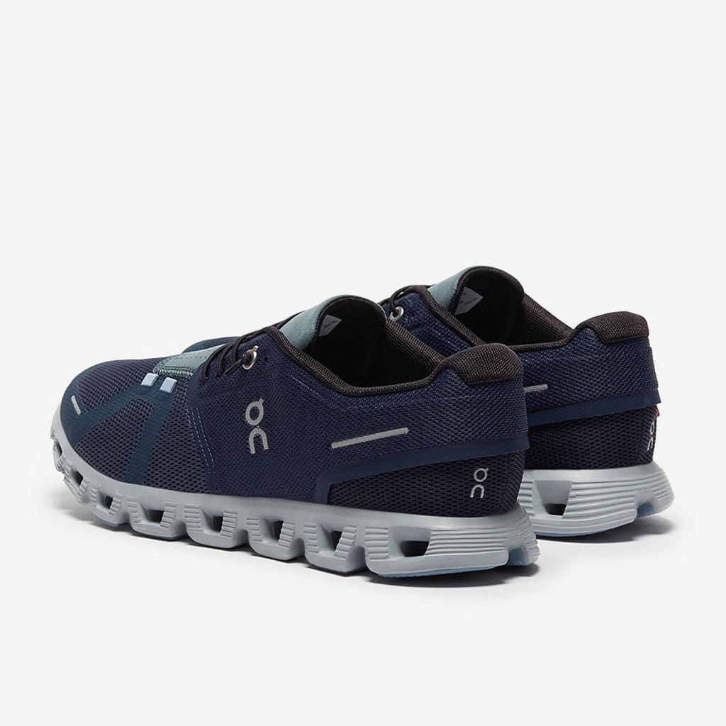 في قمة السعادة