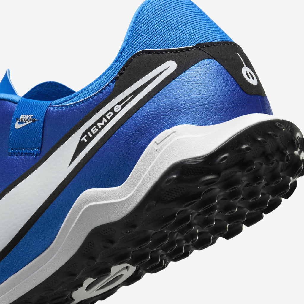 حذاء نايكي تيمبو ليجند 10 أكاديمي تي إف