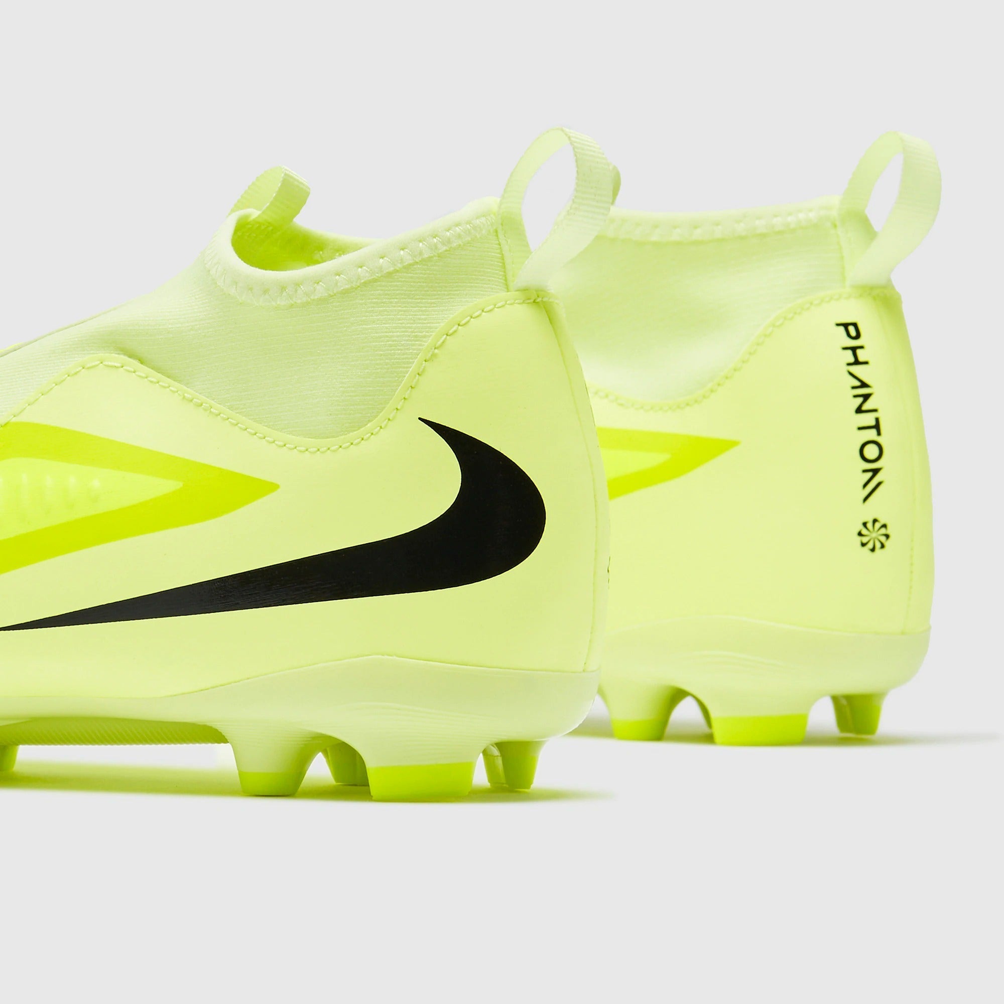 حذاء نايكي فانتوم 6 أكاديمي هاي للأطفال FG/MG
