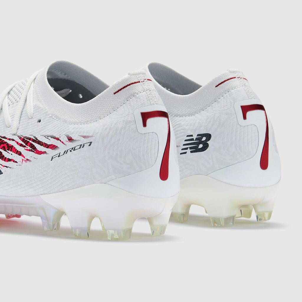 نيو بالانس فيورون إيليت V8 x ساكا FG