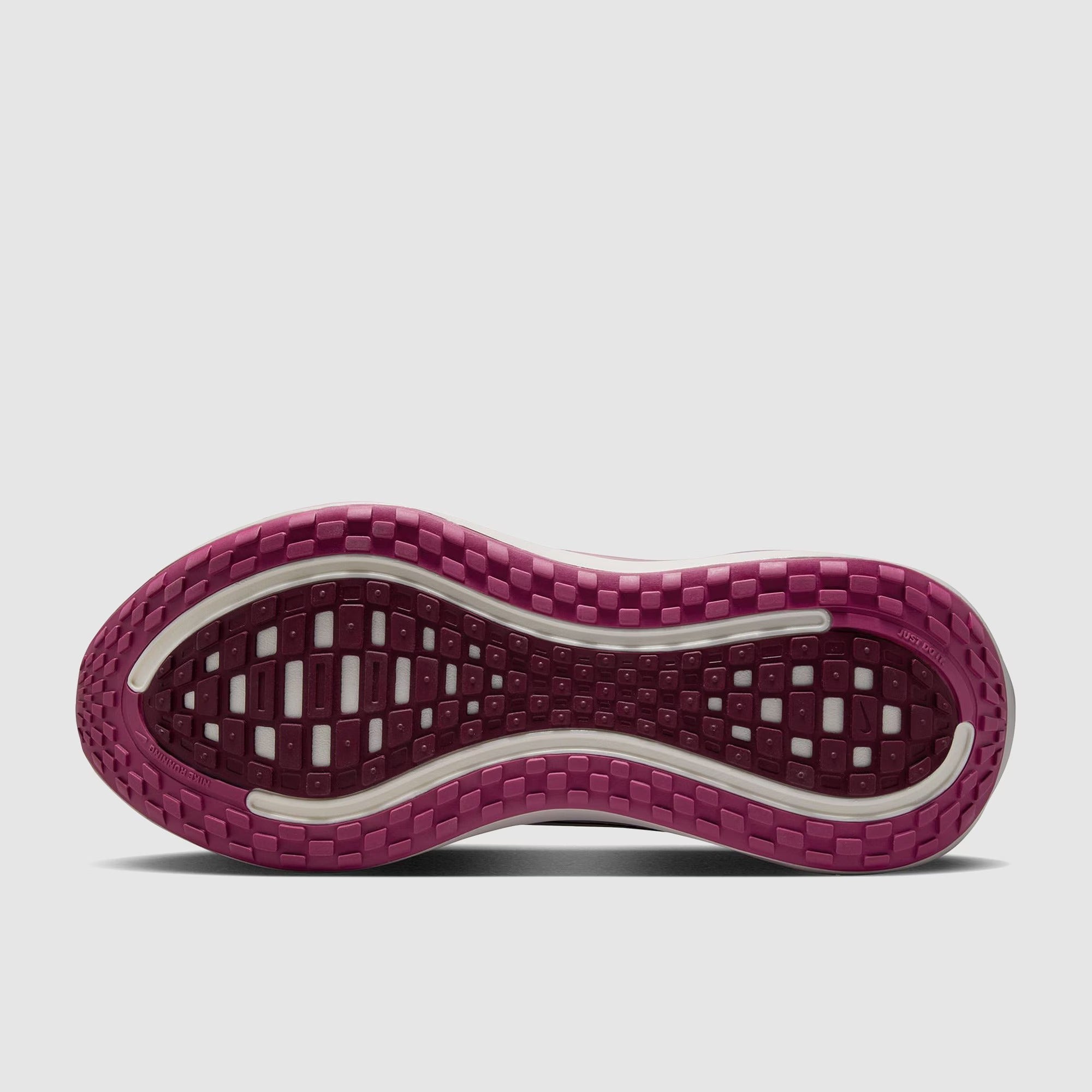 حذاء نايكي فوميرو بلس النسائي