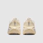 حذاء نايكي فوميرو بلس النسائي