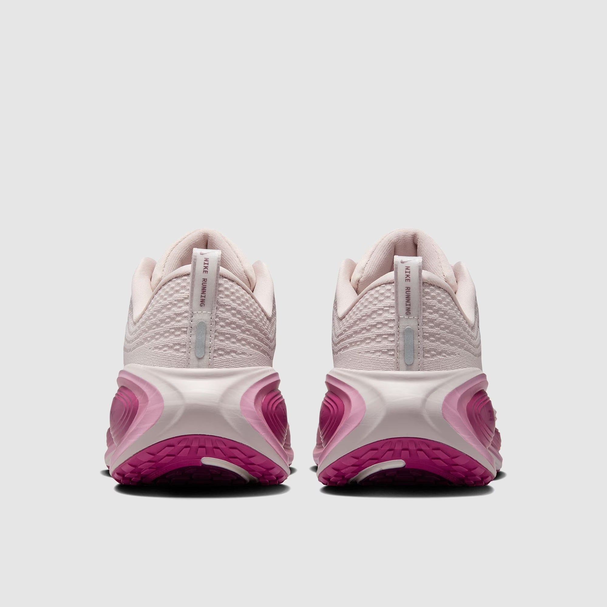 حذاء نايكي فوميرو بلس النسائي