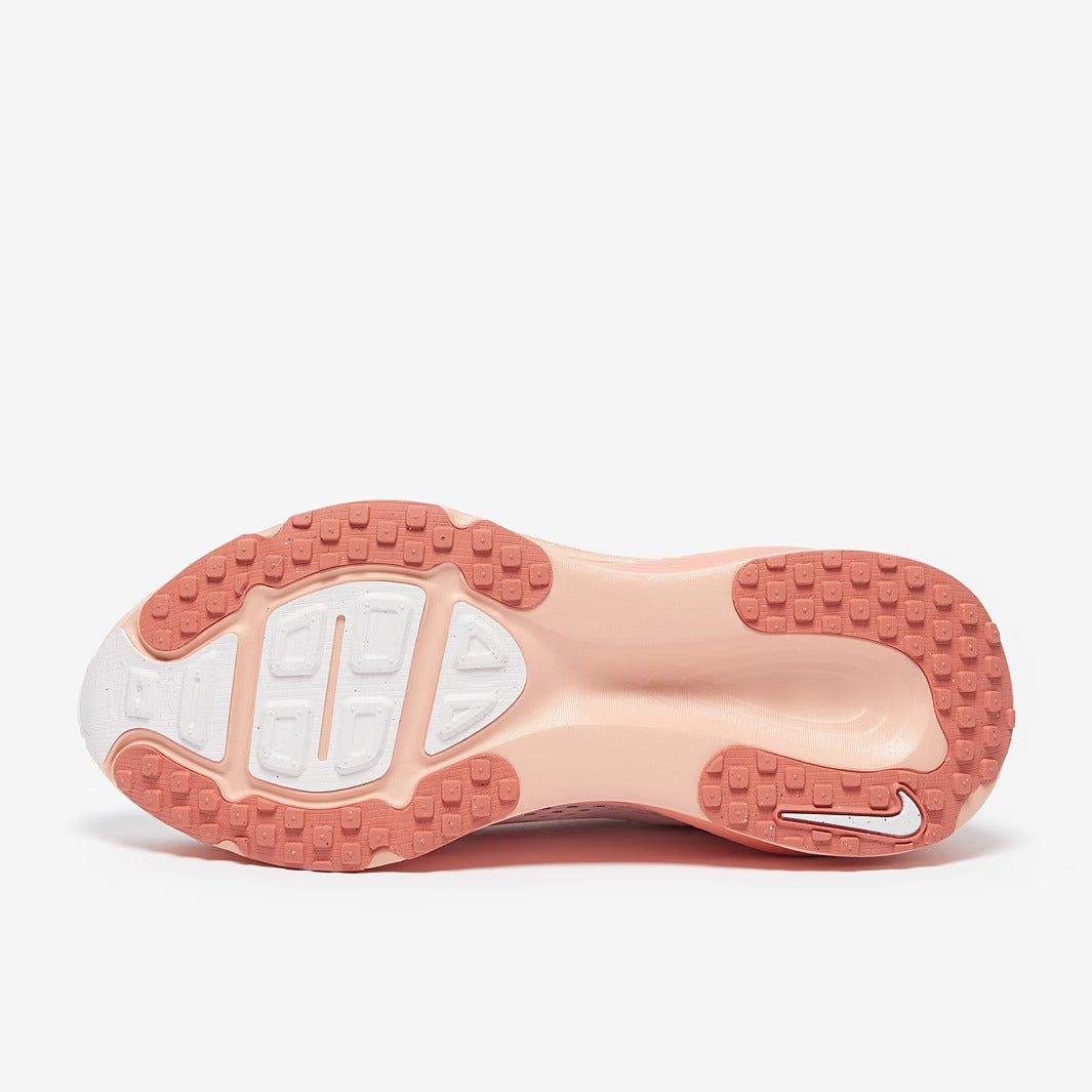 حذاء نايكي فوميرو 18 النسائي