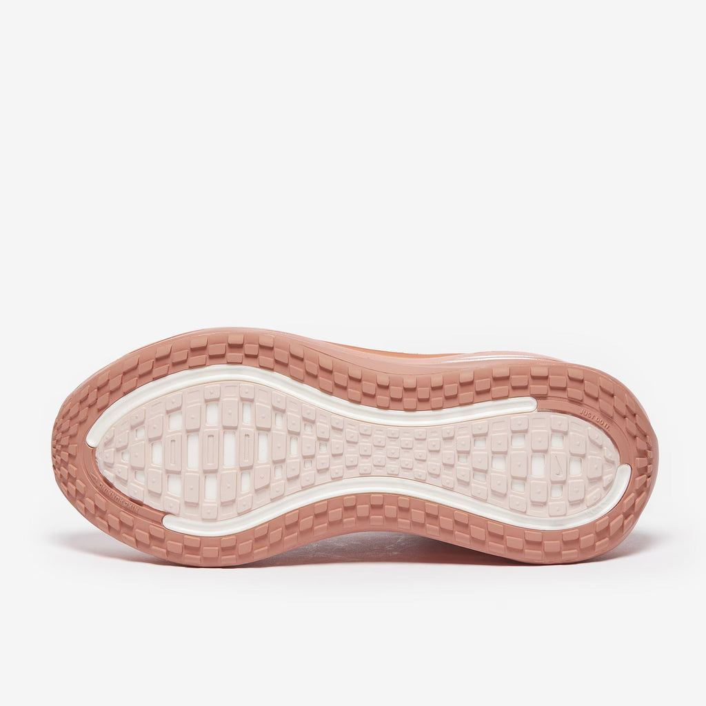 حذاء نايكي فوميرو بلس النسائي