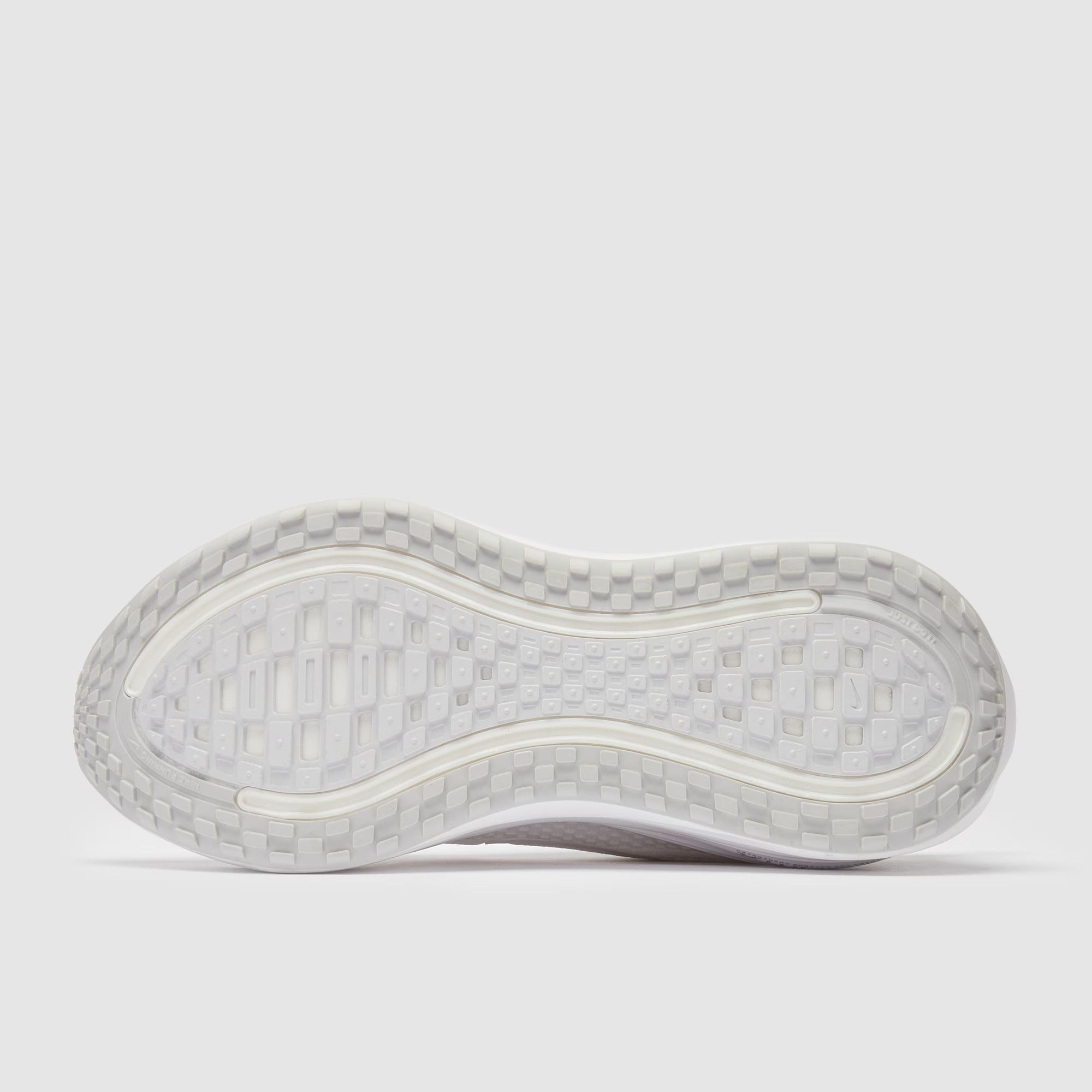 حذاء نايكي فوميرو بلس النسائي