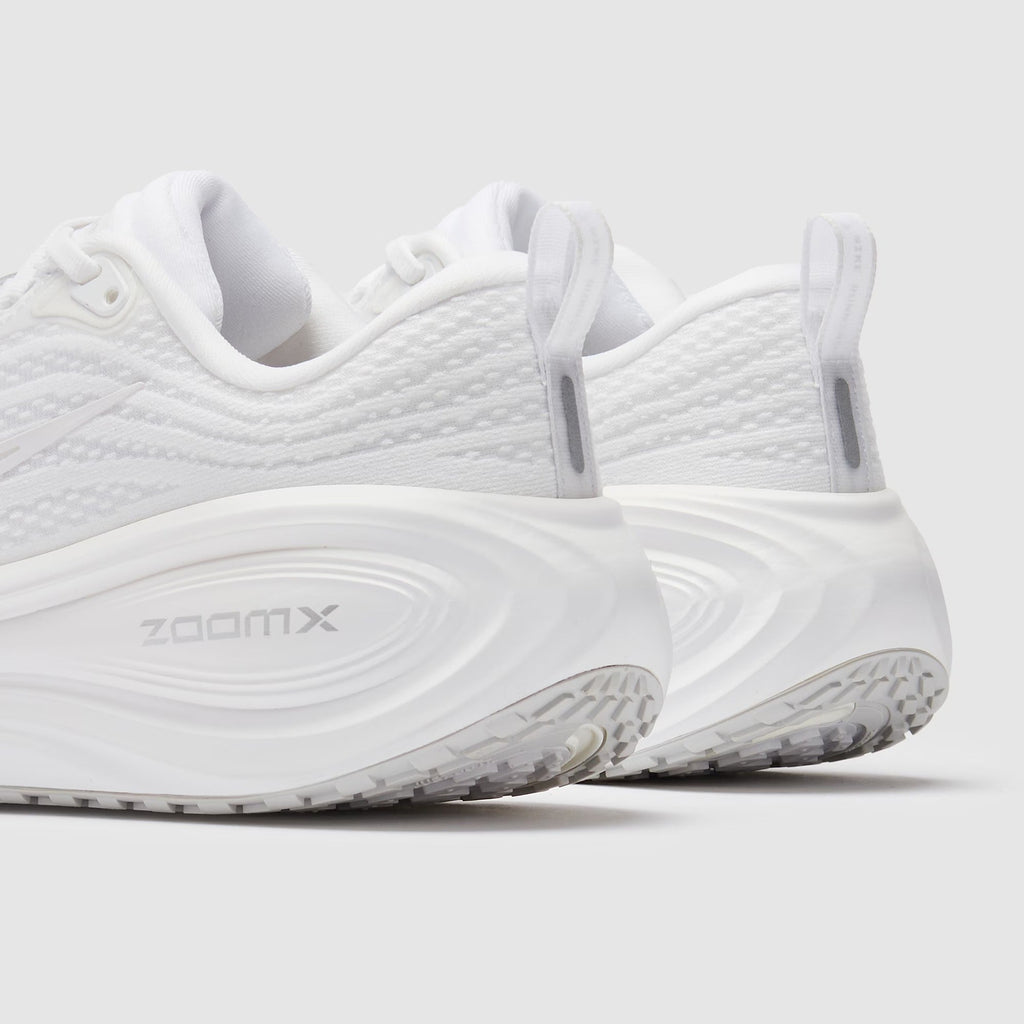 حذاء نايكي فوميرو بلس النسائي