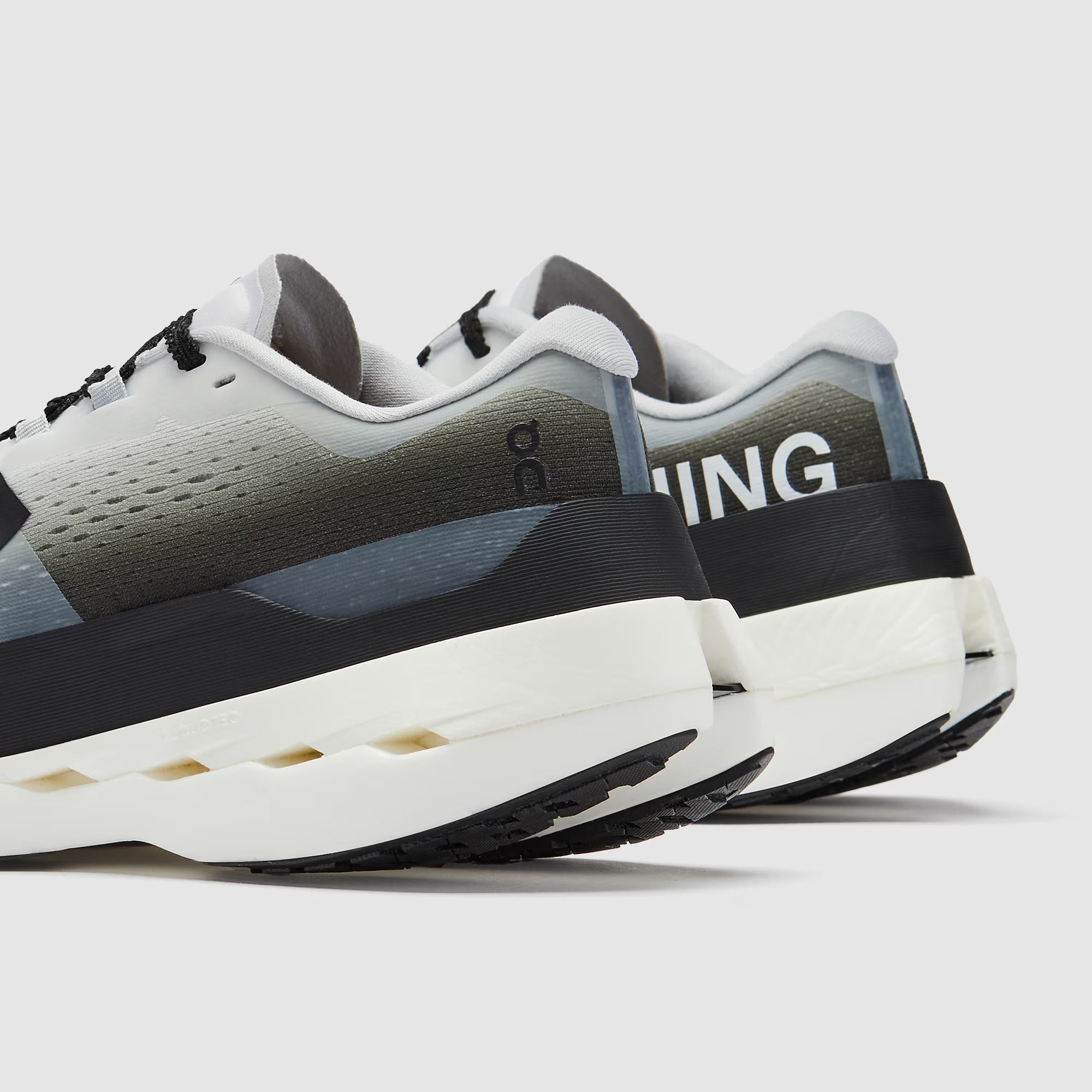 اون  حذاء كلاودبوم ماكس النسائي