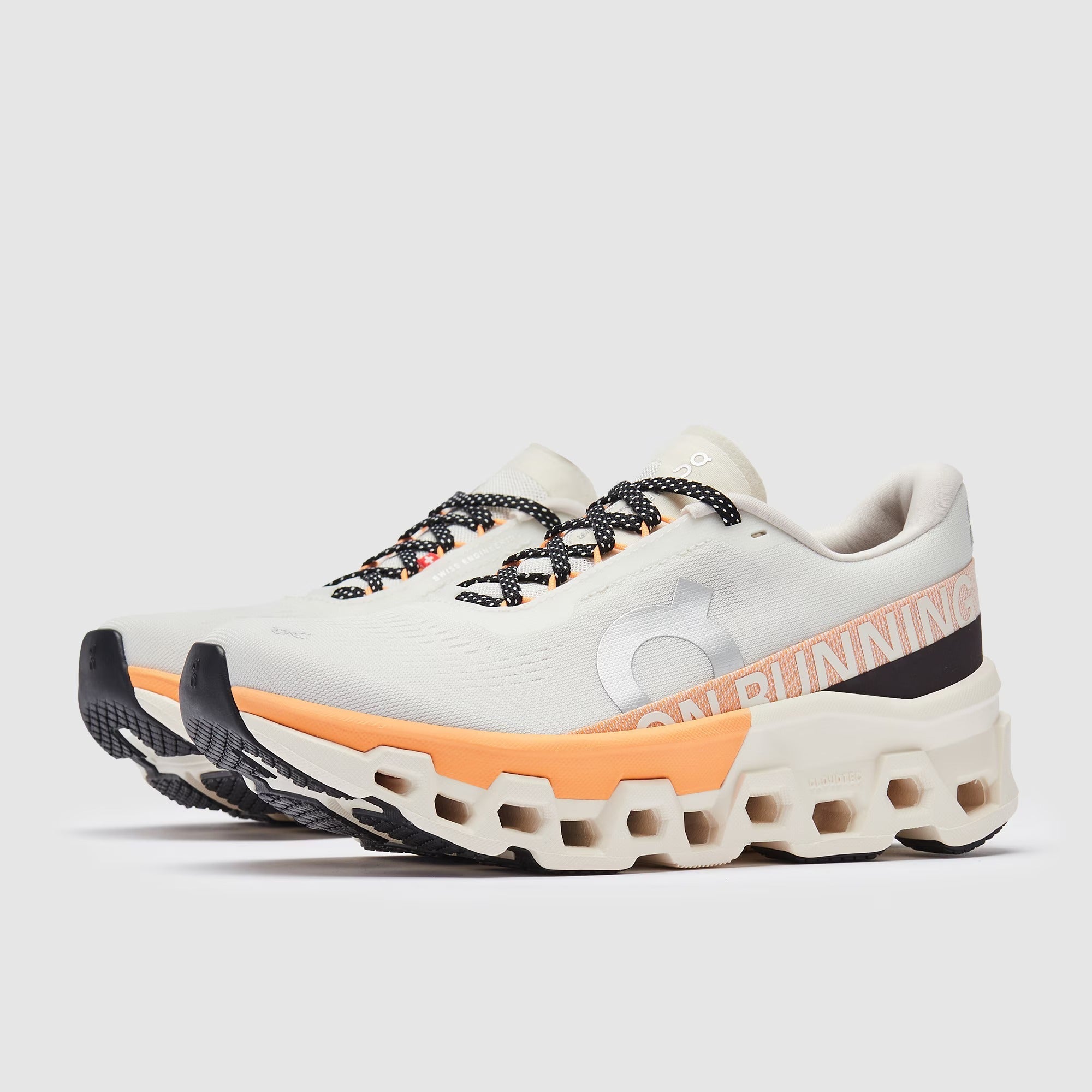 اون  حذاء كلاودمونستر 2 النسائي