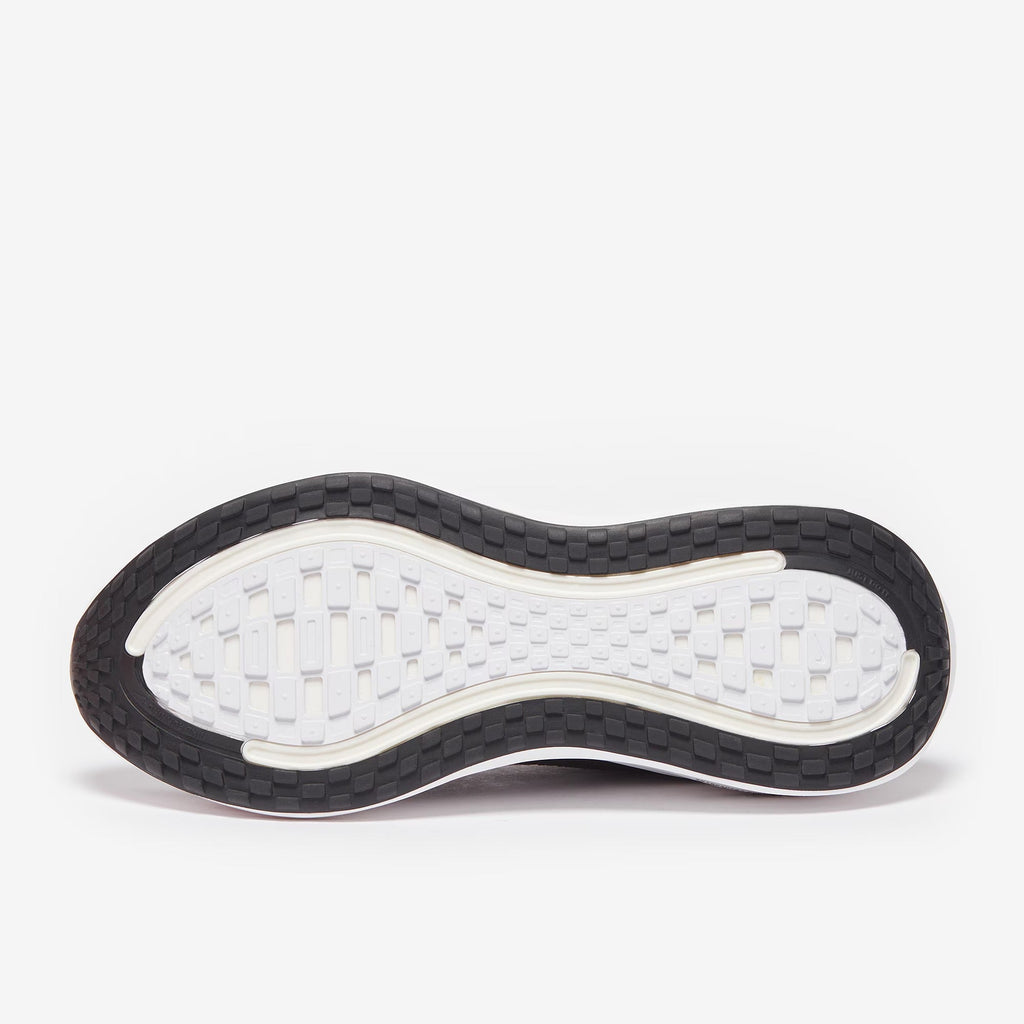 نايكي فوميرو بلس