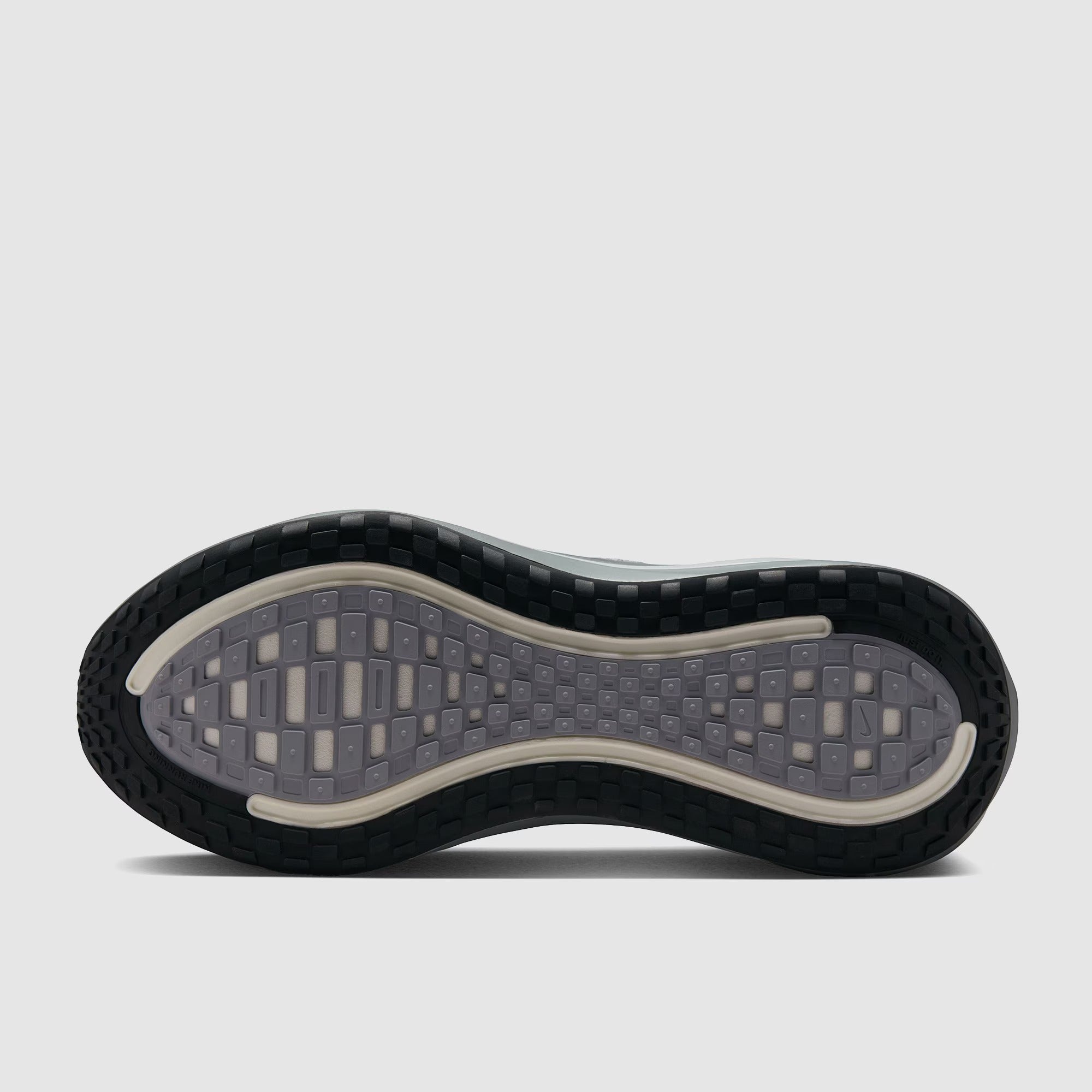 نايكي فوميرو بلس