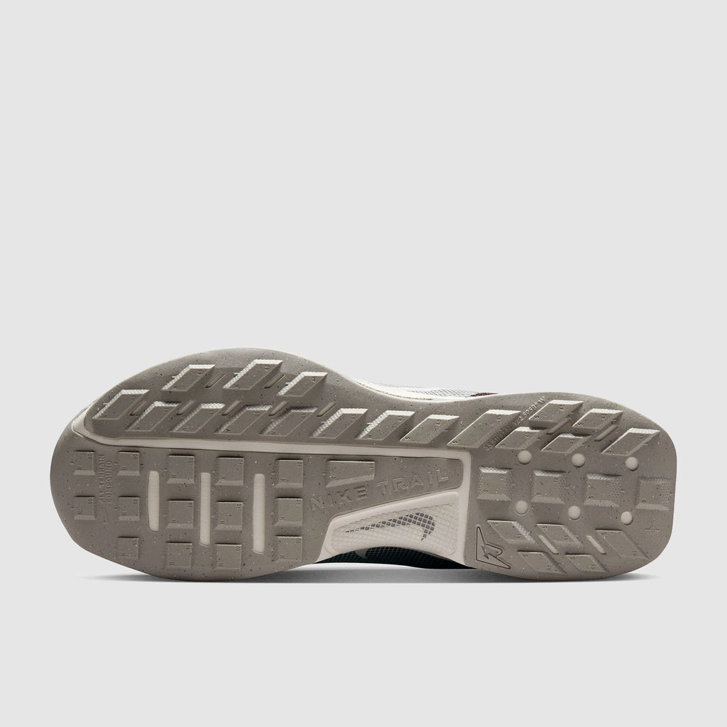 حذاء نايكي جونيبر تريل 3