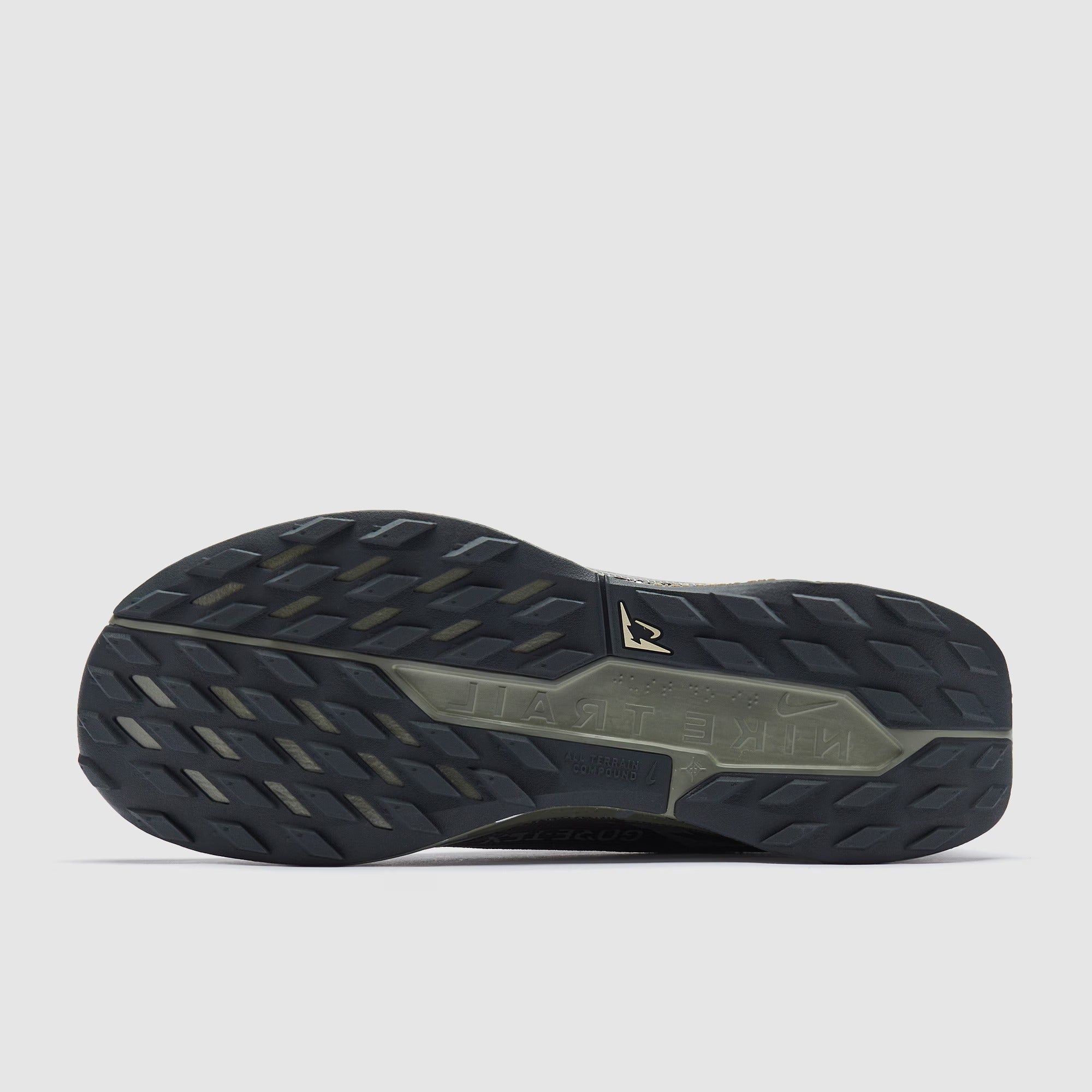 نايكي رياكت إكس بيغاسوس تريل 5 غور-تكس