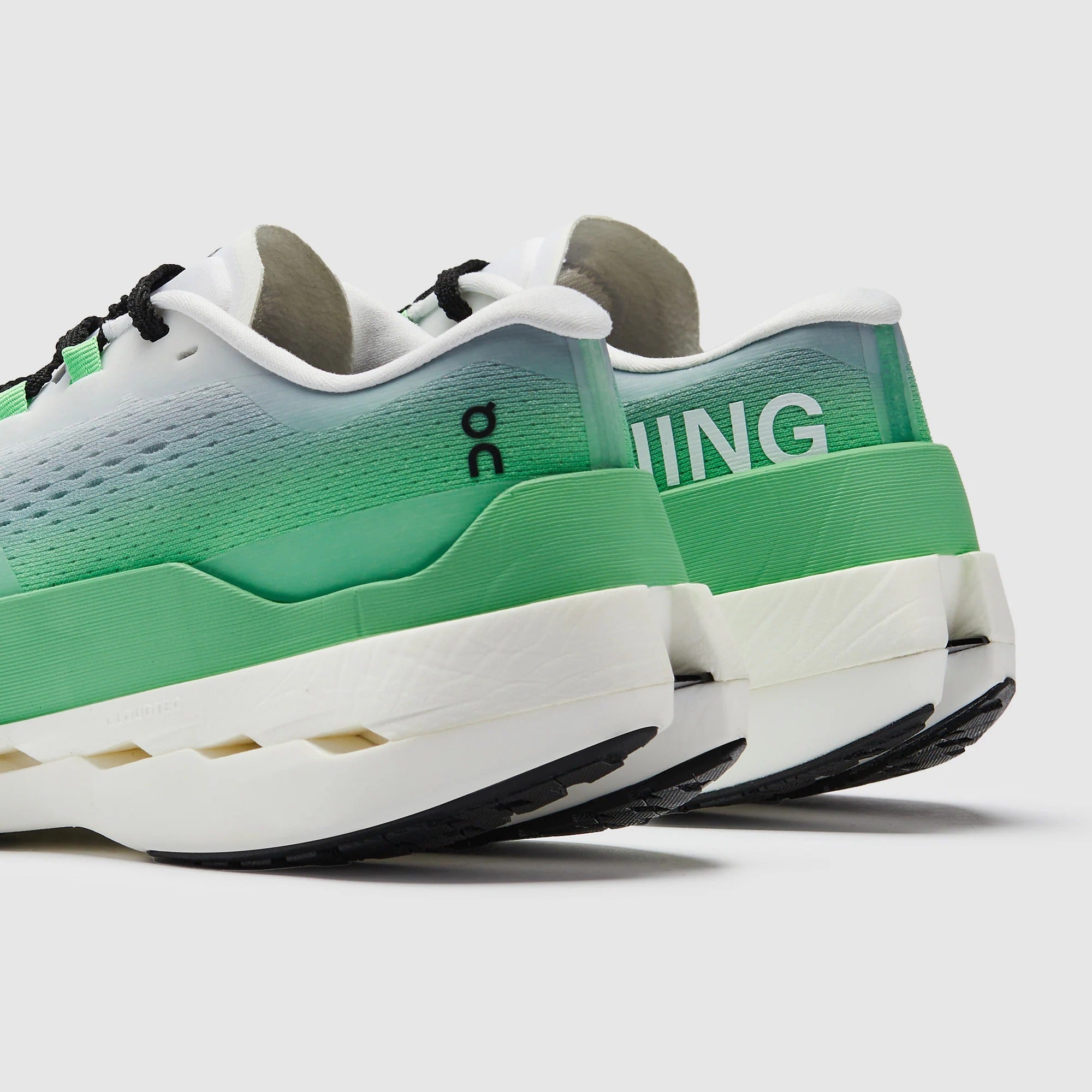 اون  كلاودبوم ماكس