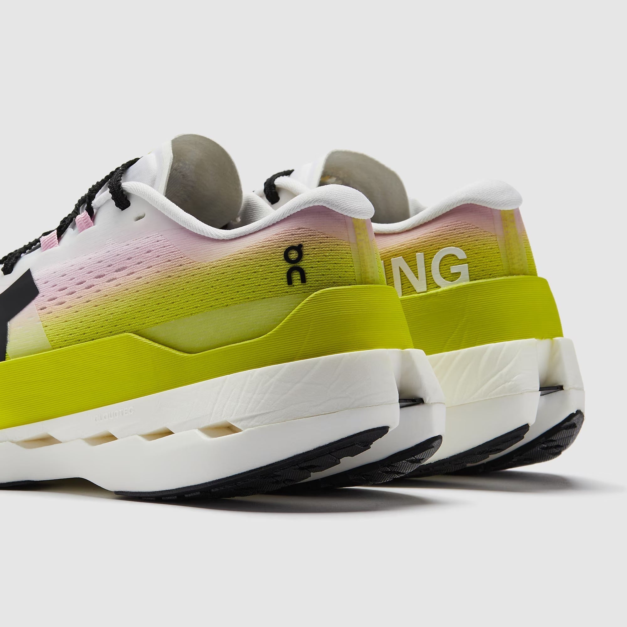 اون  حذاء كلاودبوم ماكس النسائي