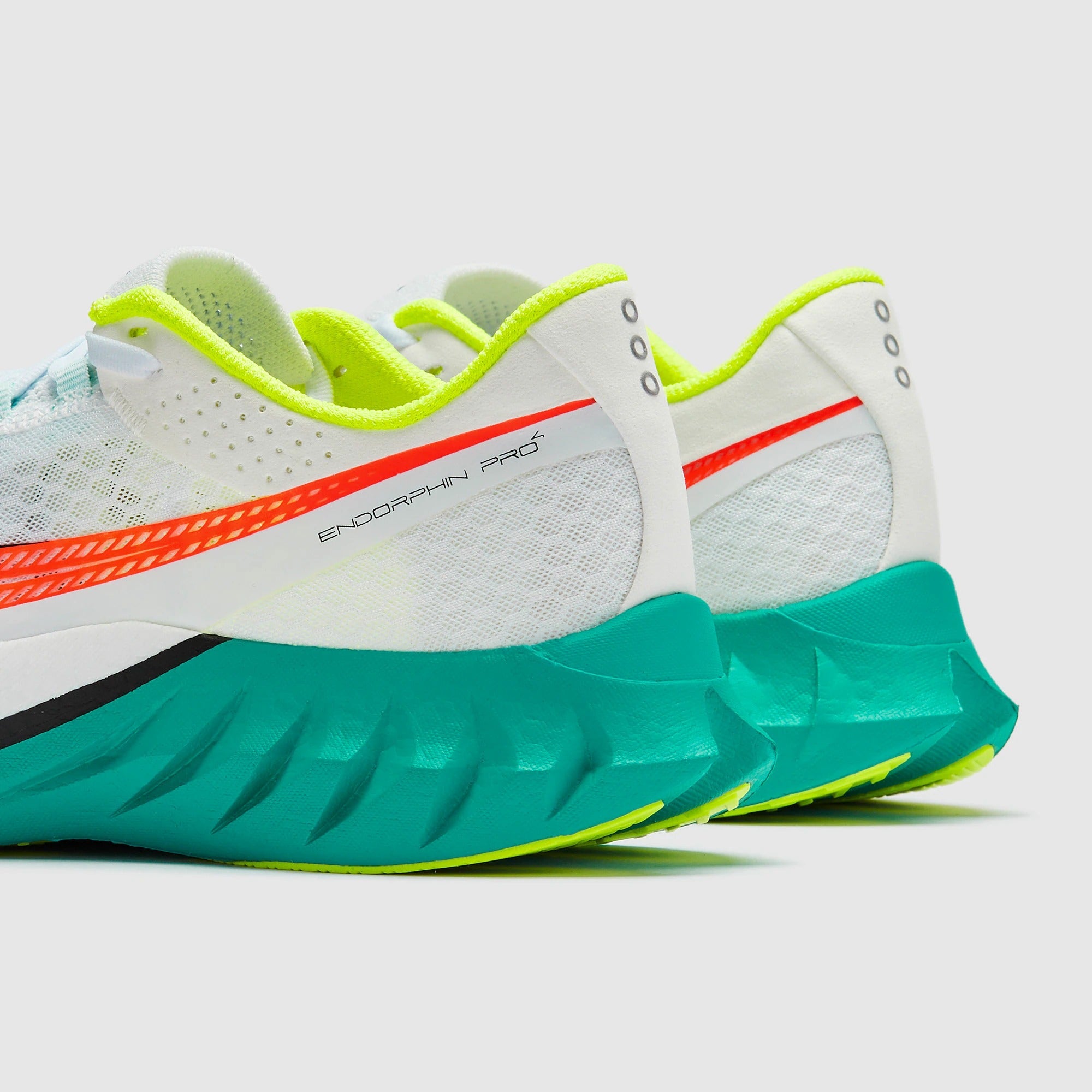 حذاء ساكوني إندورفين برو 4