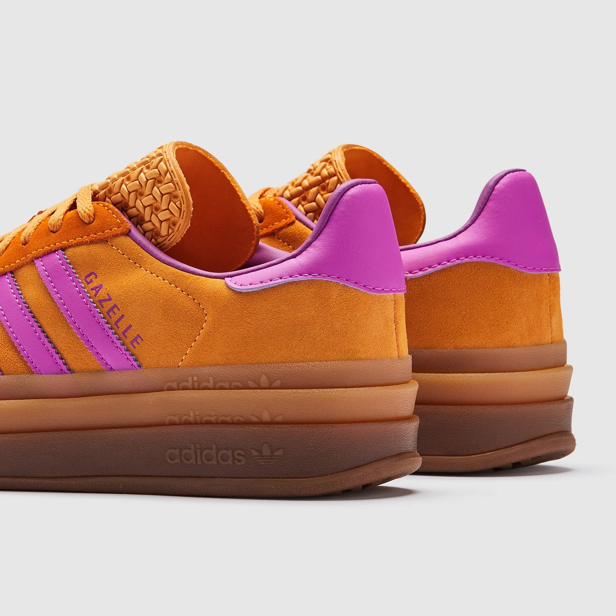 حذاء أديداس أوريجينالز غزال بولد النسائي