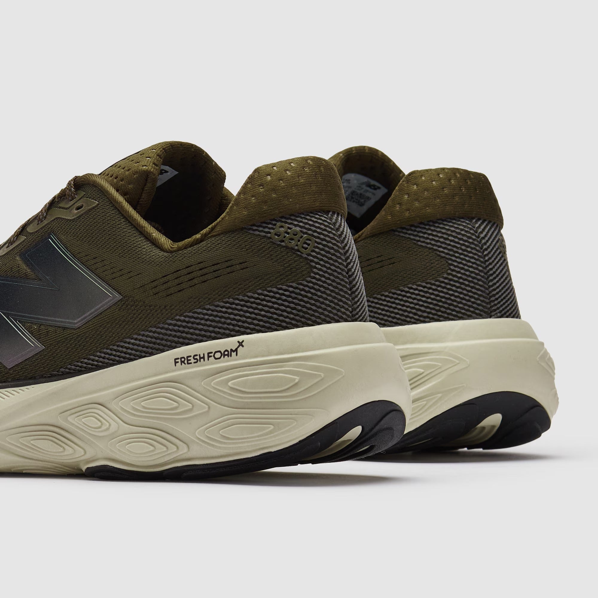 نيو بالانس فريش فوم إكس 880 الإصدار الخامس 15