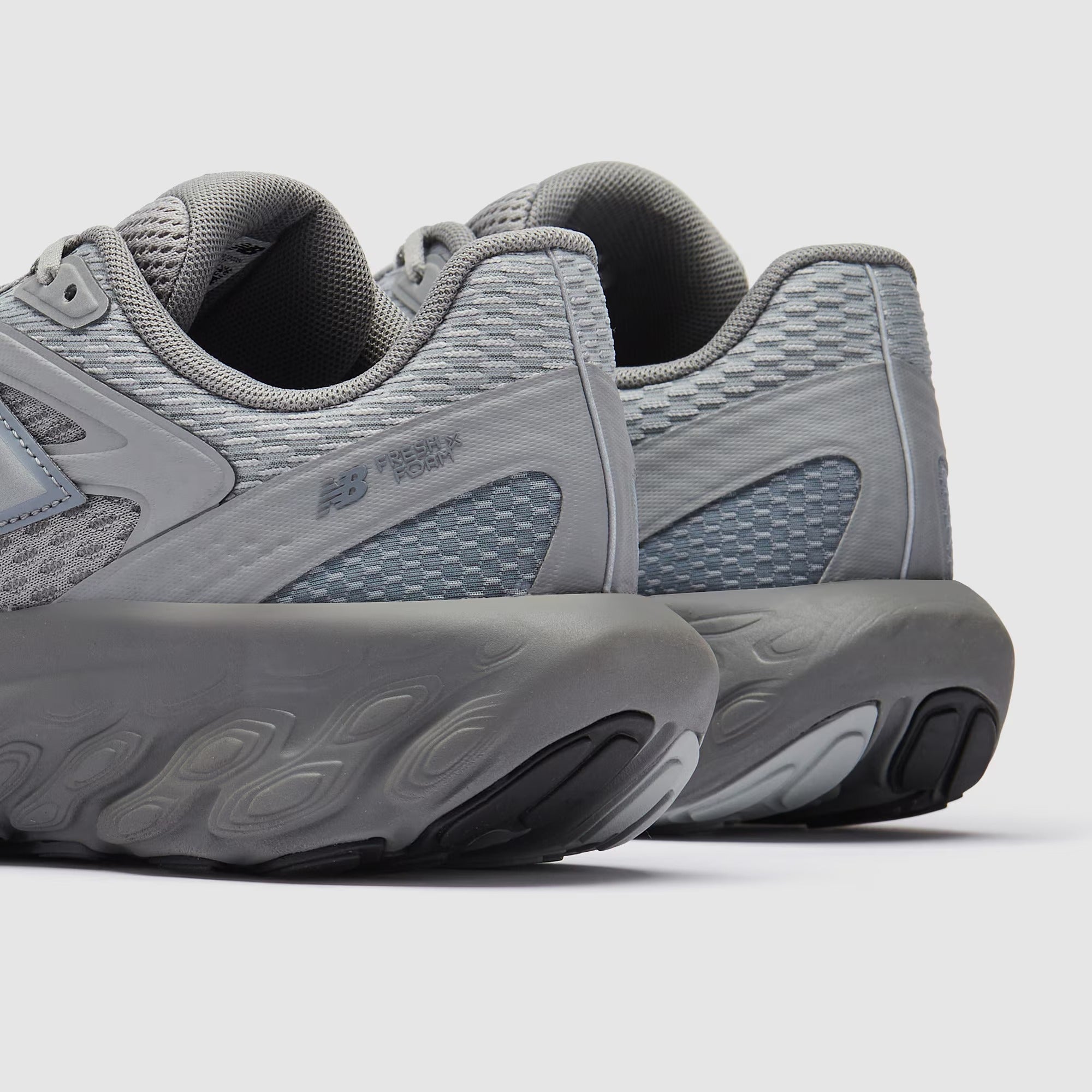 نيو بالانس تي آر إن