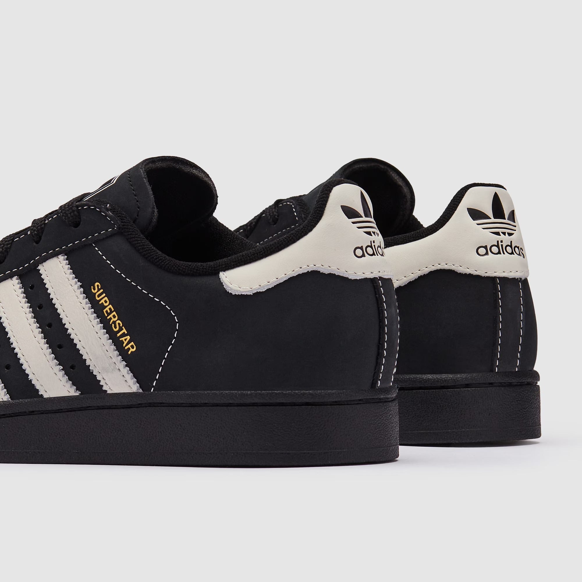 حذاء أديداس أوريجينالز سوبر ستار 2 النسائي